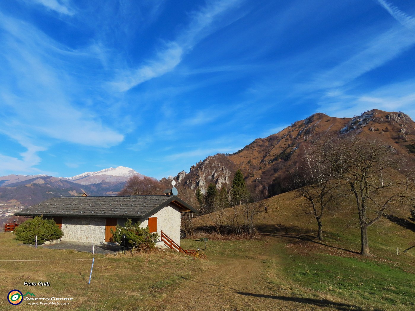 01 Dalla Forcella di Spettino (1073 m)  il Monte Gioco (1366 m).JPG